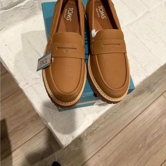 Toms Cara Tan Leather Women's Footwear - Picture 3 of 5